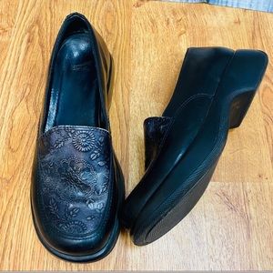 DANSKO Leather Floral Embossed Carved Loafer